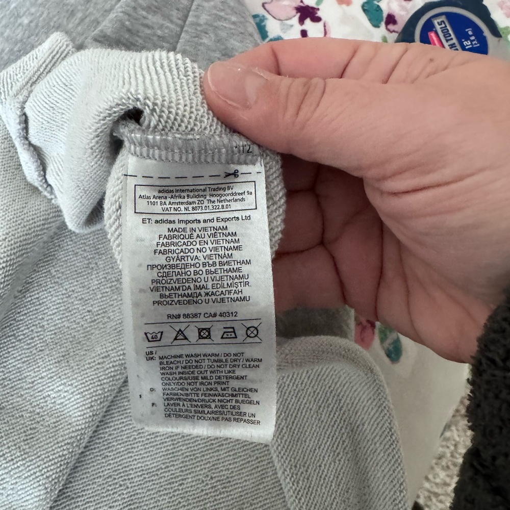 Adidas Crewneck Gray Sweatshirt - Size XL - Picture 8 of 8